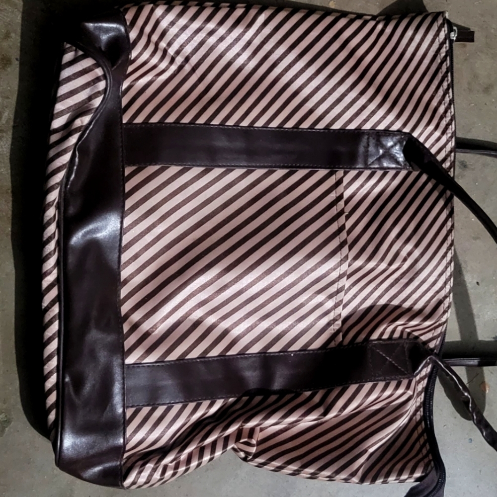Striped Zip-Up Tote Bag